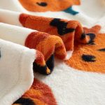 Way To Celebrate Halloween Jack-O'-Lantern Plush Oversized Couch Throw Blanket, Cream and Orange, 50 x 72 in - Image 2